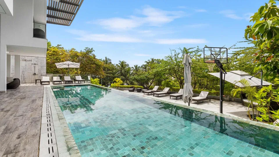 4 Bedroom Oceanview Duplex Penthouse for Sale at Malaiwana - Image 1